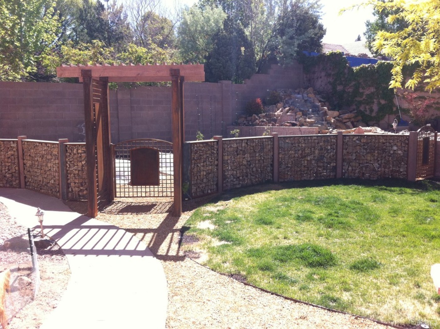 Custom Iron Garden Structures in Shenzhen - Crafting Your Dream Outdoor Decor