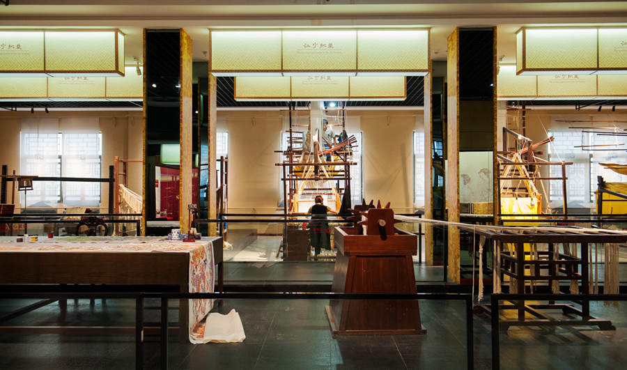 The Evolution of Xinmi Qingfeng Hardware Store: A Legacy in Time