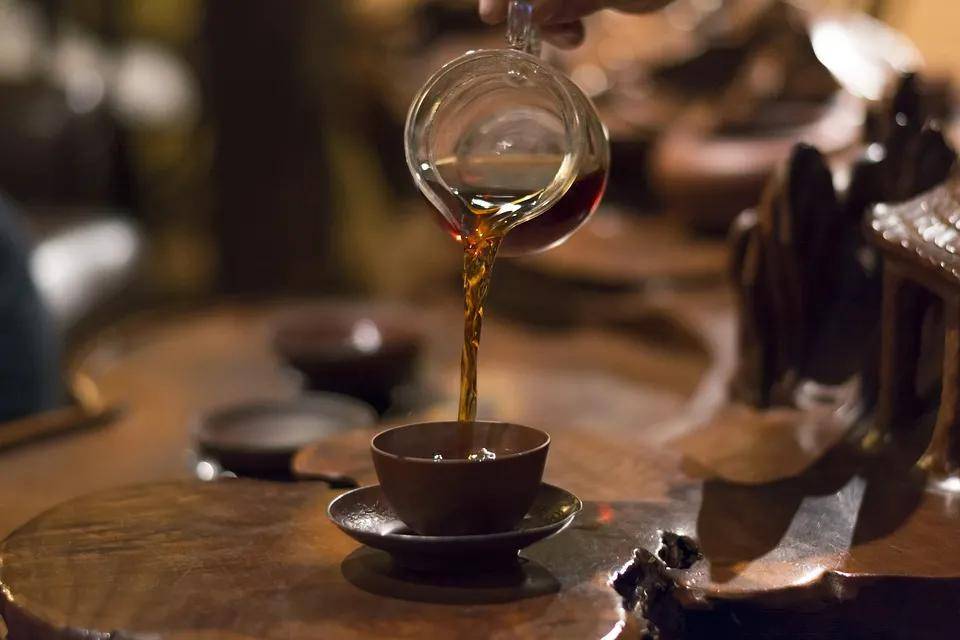 Customizing a Five-Metal Tea Table