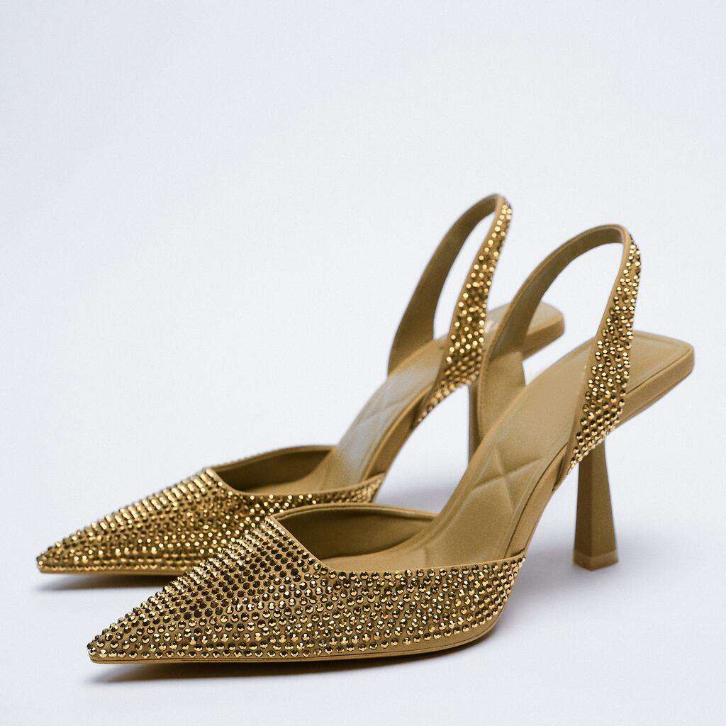 Customizing Shoes with Five-Golden Details