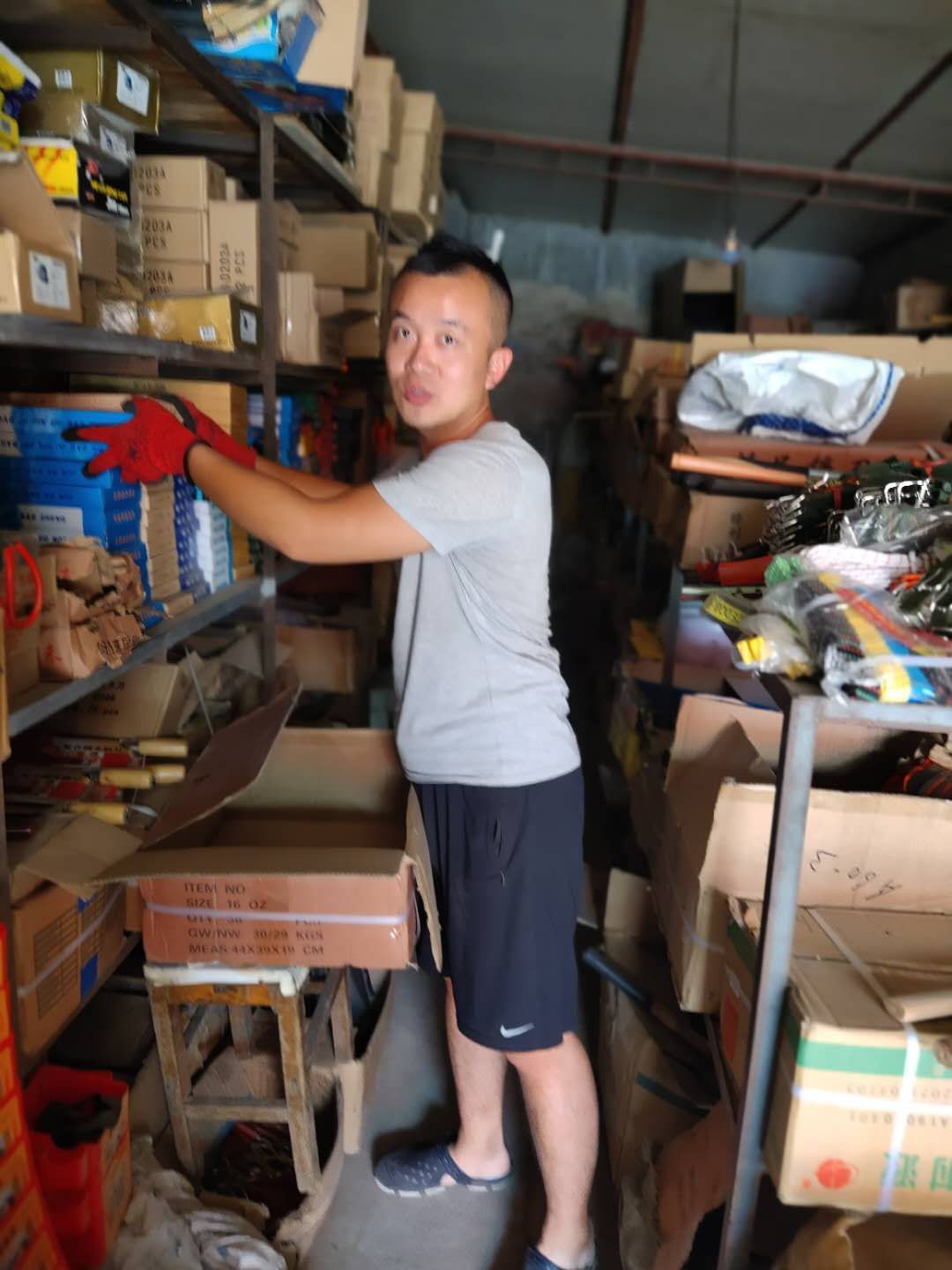 虞城县薛松五金店的成长与成功之路