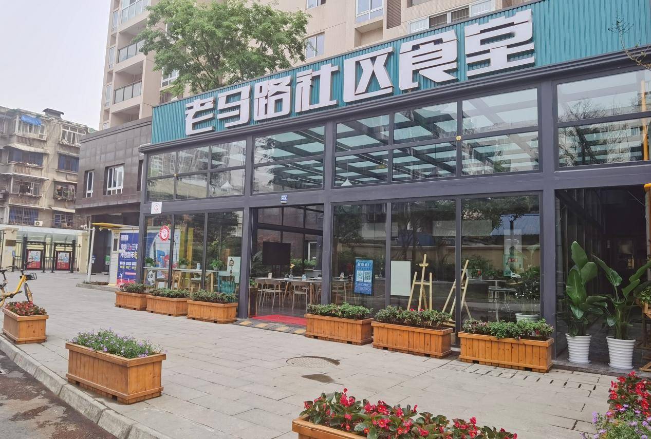 五金店的繁荣，历城区北徐花园附近的商业亮点