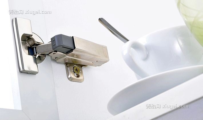 柜门五金铰链品牌，质量与选择的完美结合